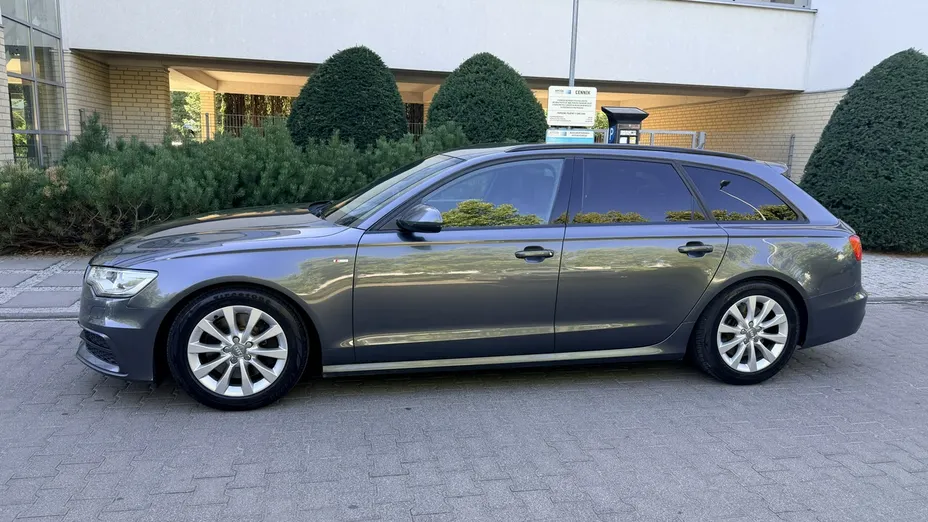 AUDI A6 -