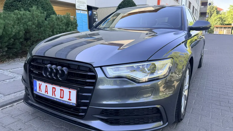 AUDI A6 -