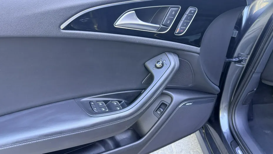 AUDI A6 -