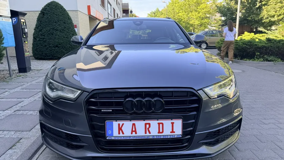 AUDI A6 -