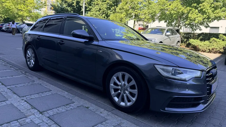 AUDI A6 -