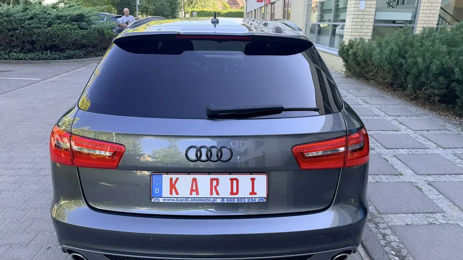 AUDI A6 -
