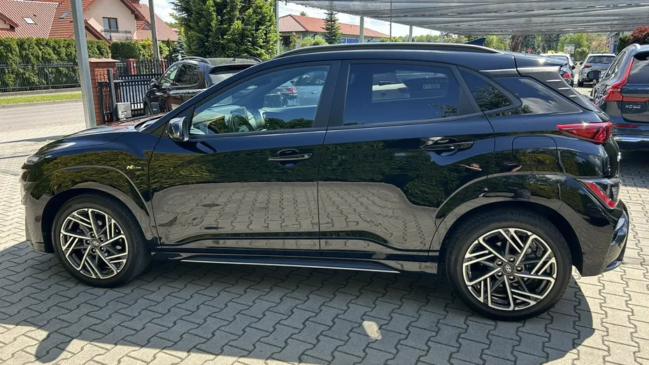 HYUNDAI Kona -