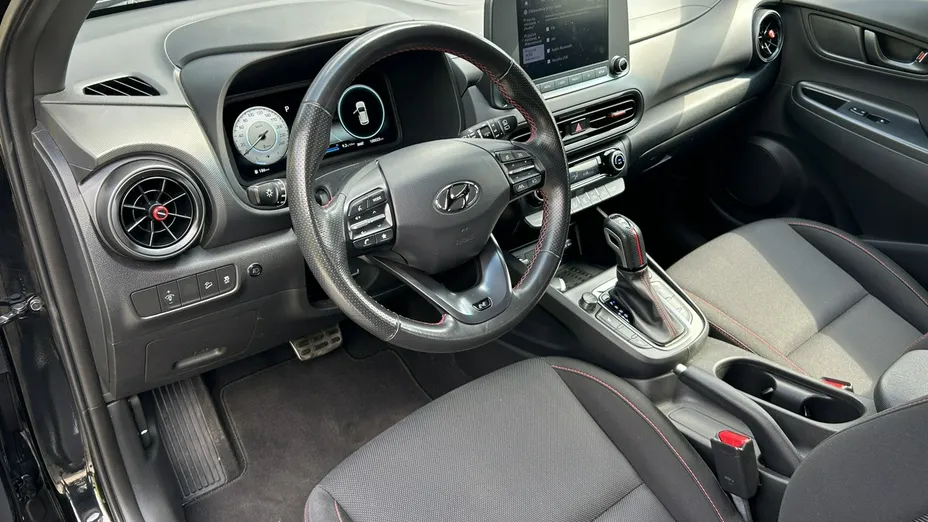 HYUNDAI Kona -