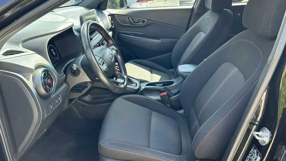HYUNDAI Kona -