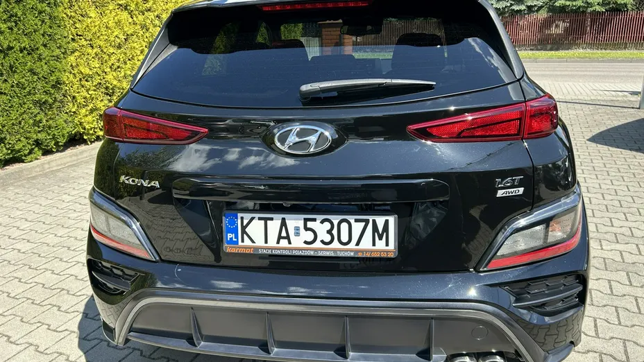 HYUNDAI Kona -