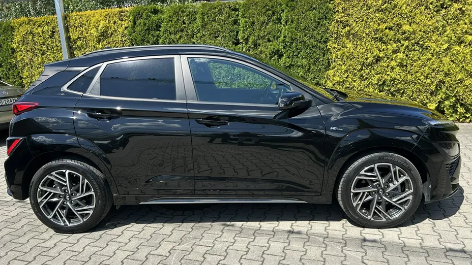 HYUNDAI Kona -
