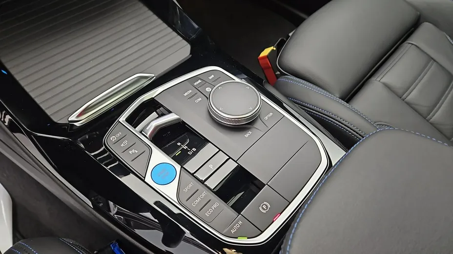 BMW iX3 -