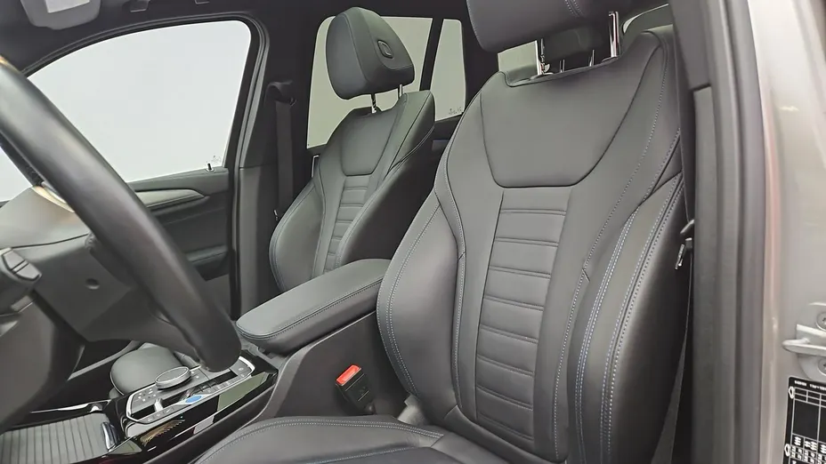 BMW iX3 -