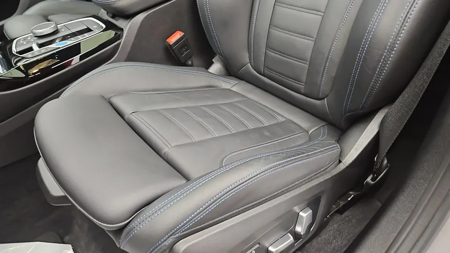 BMW iX3 -