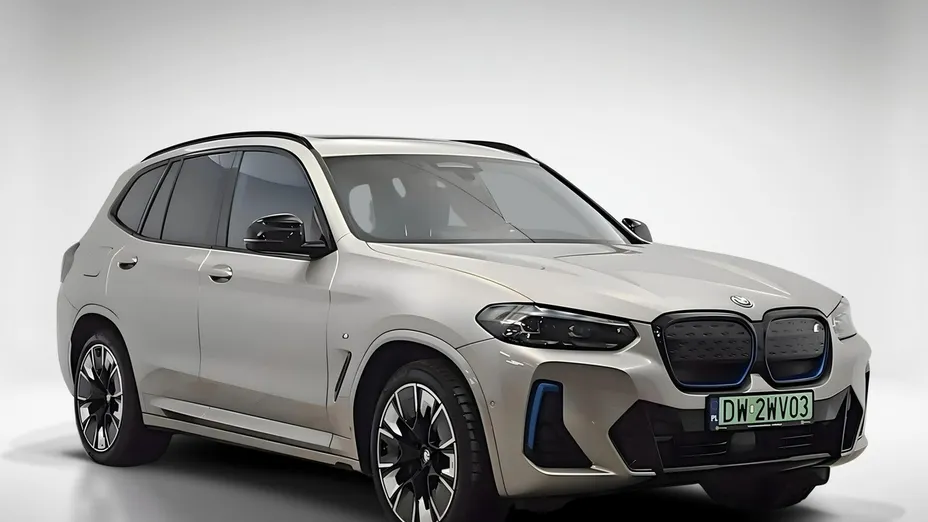 BMW iX3 -