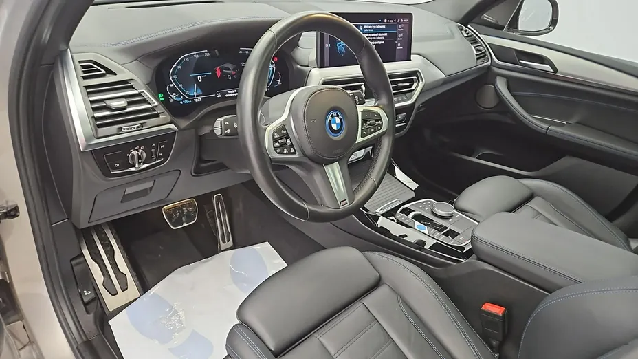 BMW iX3 -
