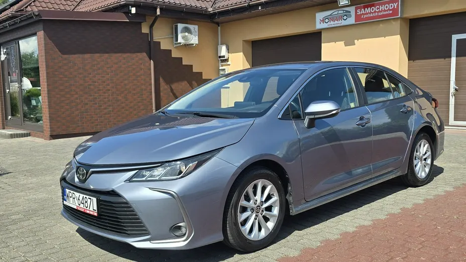 TOYOTA Corolla -