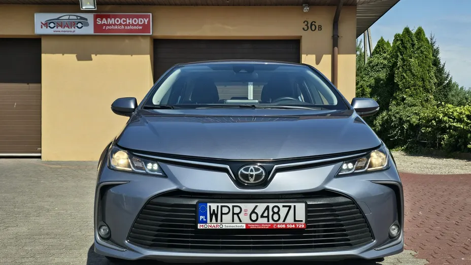 TOYOTA Corolla -