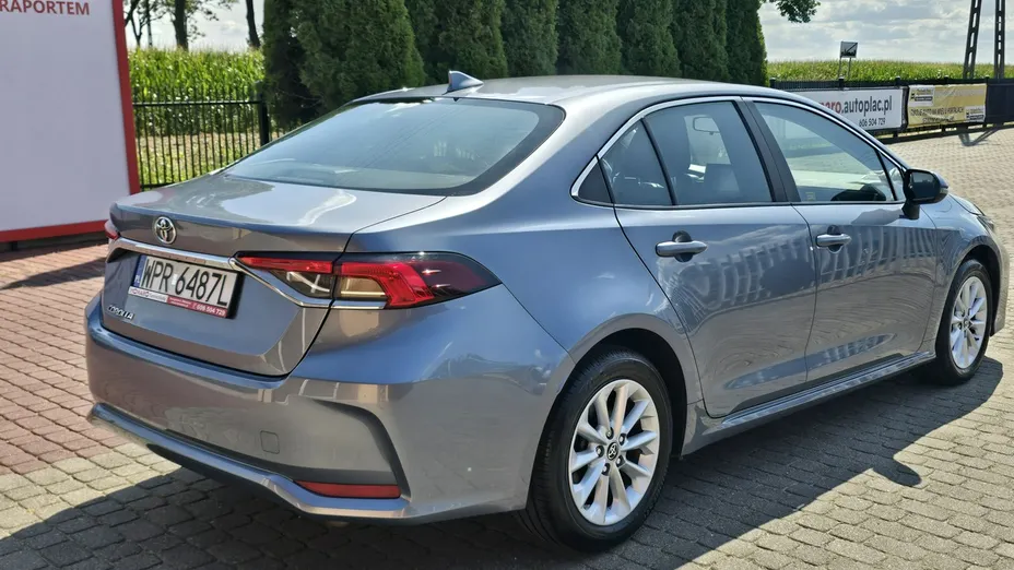 TOYOTA Corolla -