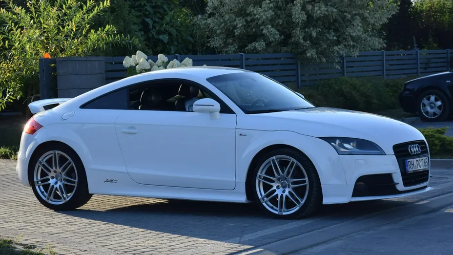 AUDI TT -