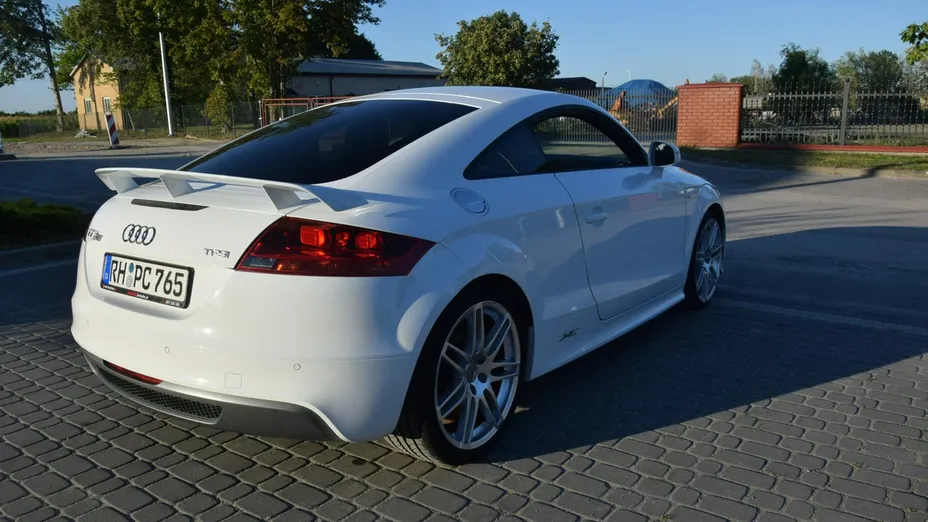AUDI TT -