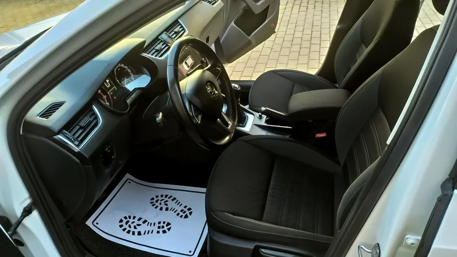 SKODA Octavia -