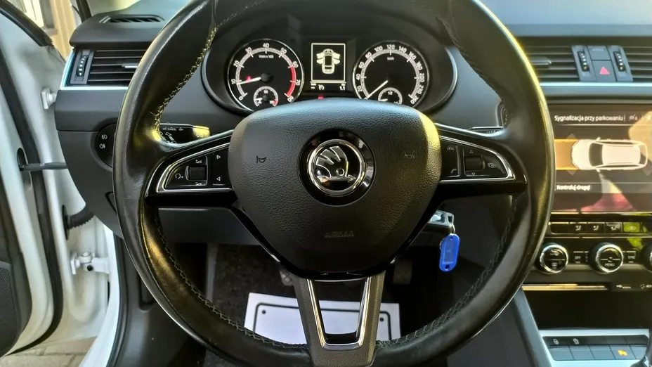 SKODA Octavia -