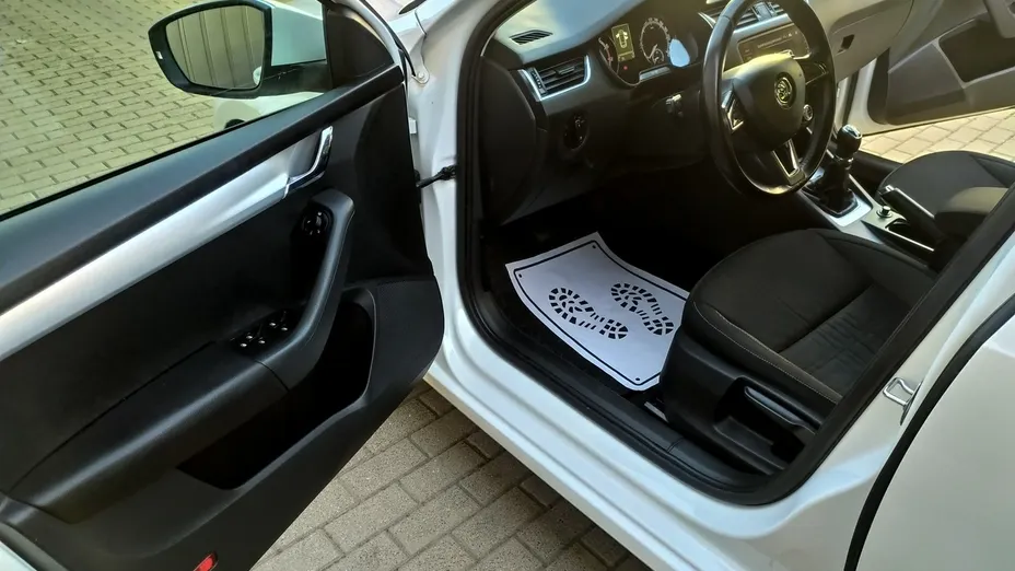 SKODA Octavia -