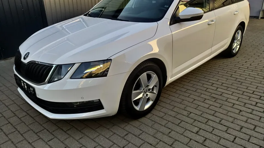 SKODA Octavia -