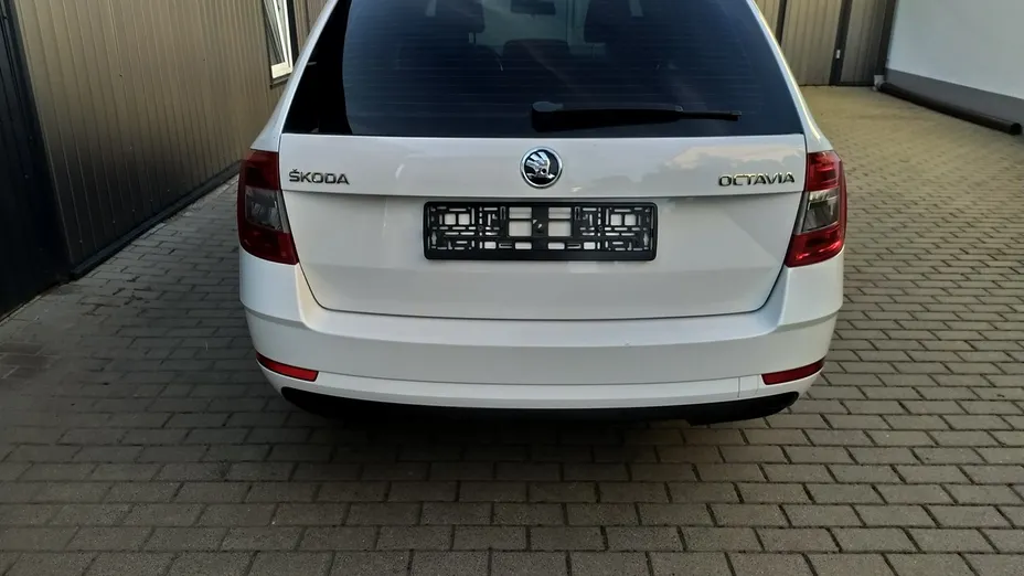 SKODA Octavia -