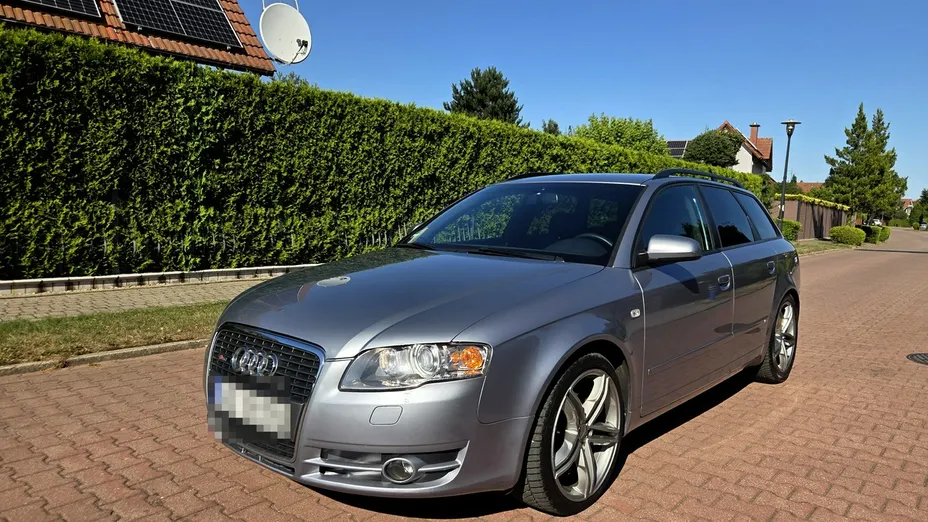AUDI A4 -