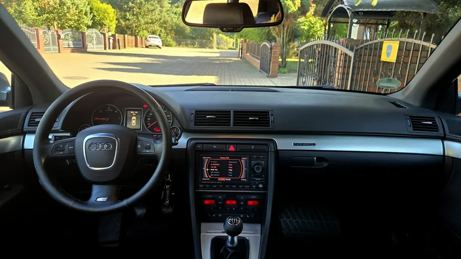 AUDI A4 -