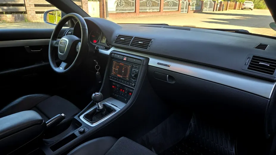 AUDI A4 -
