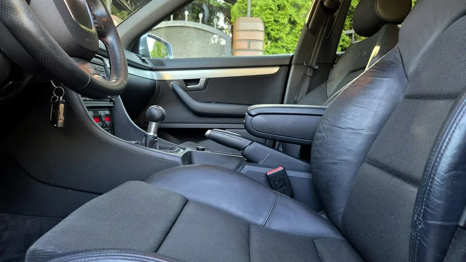 AUDI A4 -