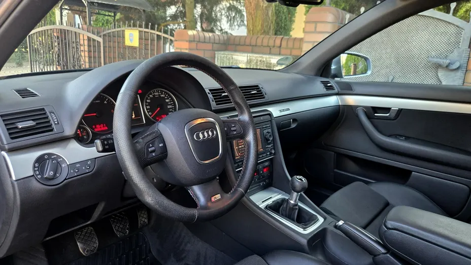 AUDI A4 -