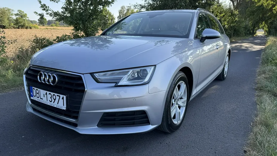 AUDI A4 -