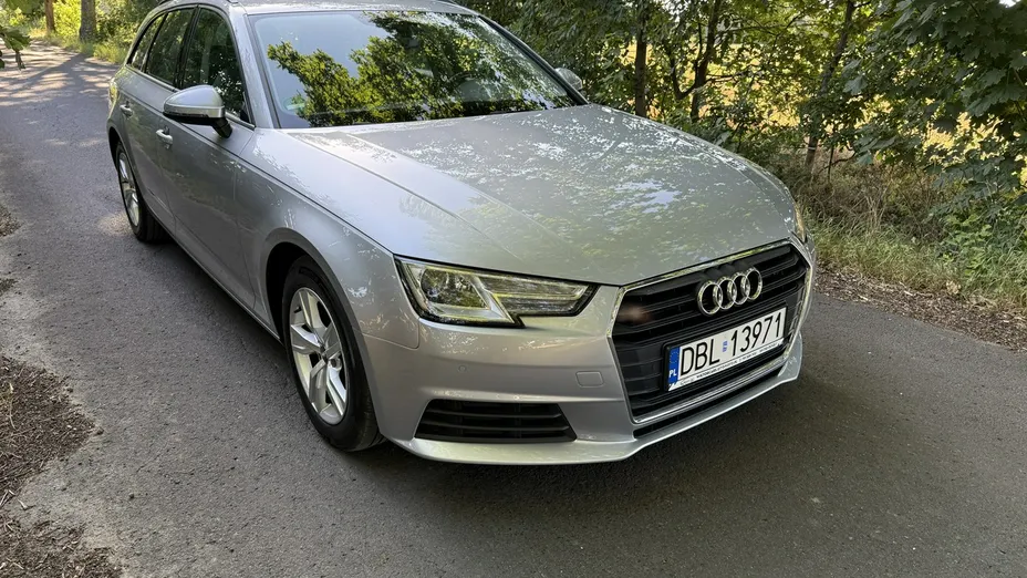 AUDI A4 -