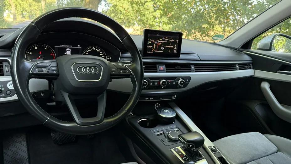 AUDI A4 -