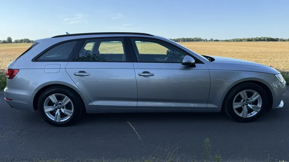 AUDI A4 -