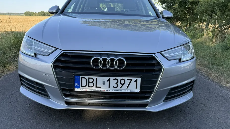 AUDI A4 -