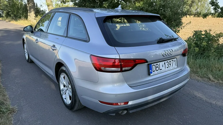 AUDI A4 -