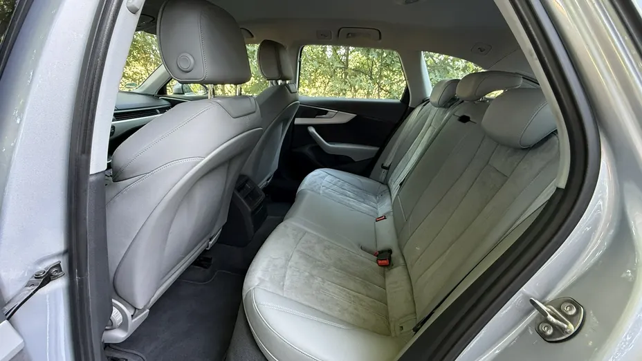 AUDI A4 -