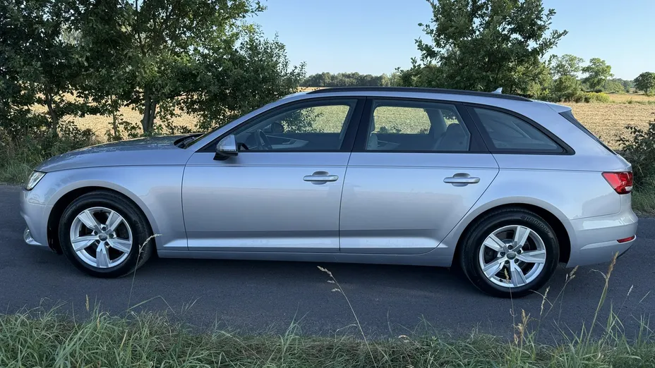 AUDI A4 -