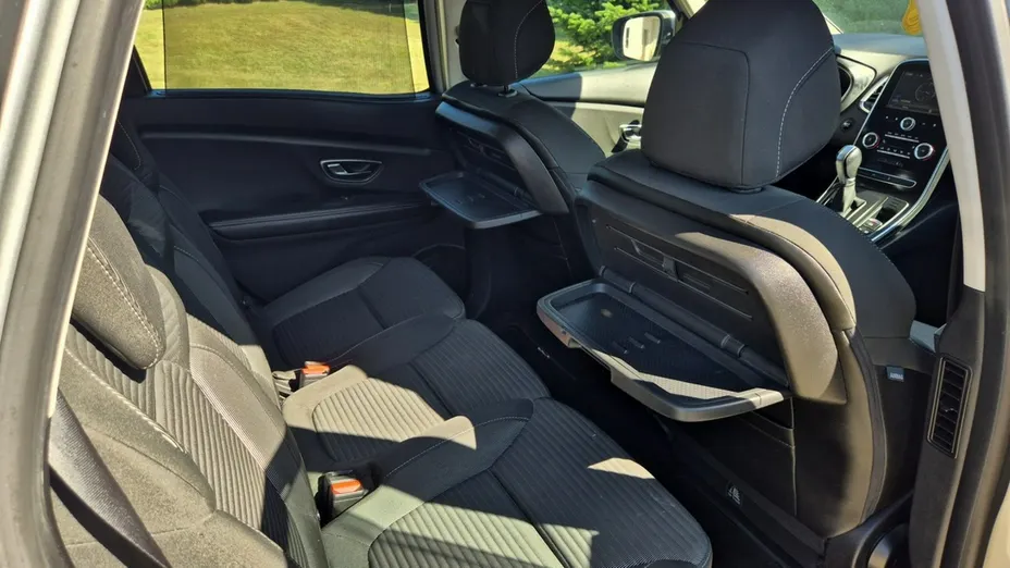 RENAULT Scenic -