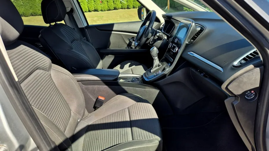RENAULT Scenic -