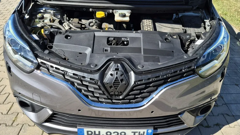 RENAULT Scenic -