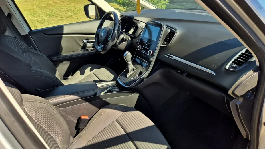 RENAULT Scenic -
