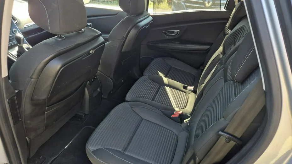 RENAULT Scenic -