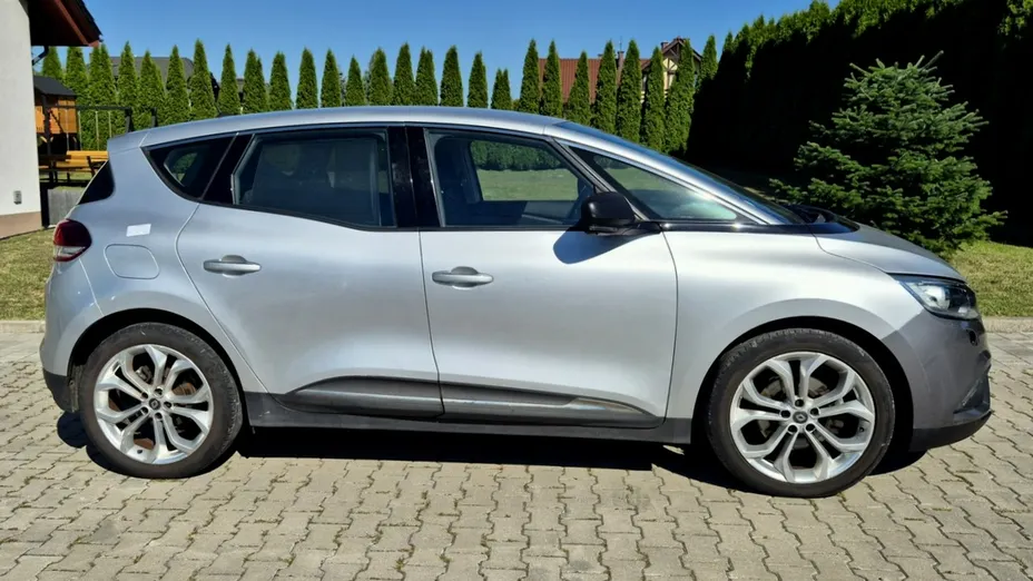 RENAULT Scenic -