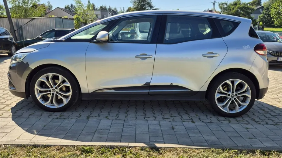 RENAULT Scenic -