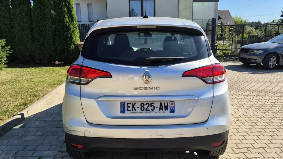 RENAULT Scenic -