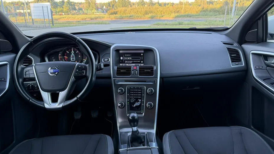 VOLVO XC60 -
