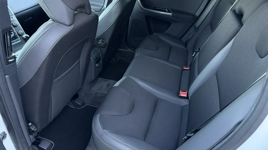 VOLVO XC60 -