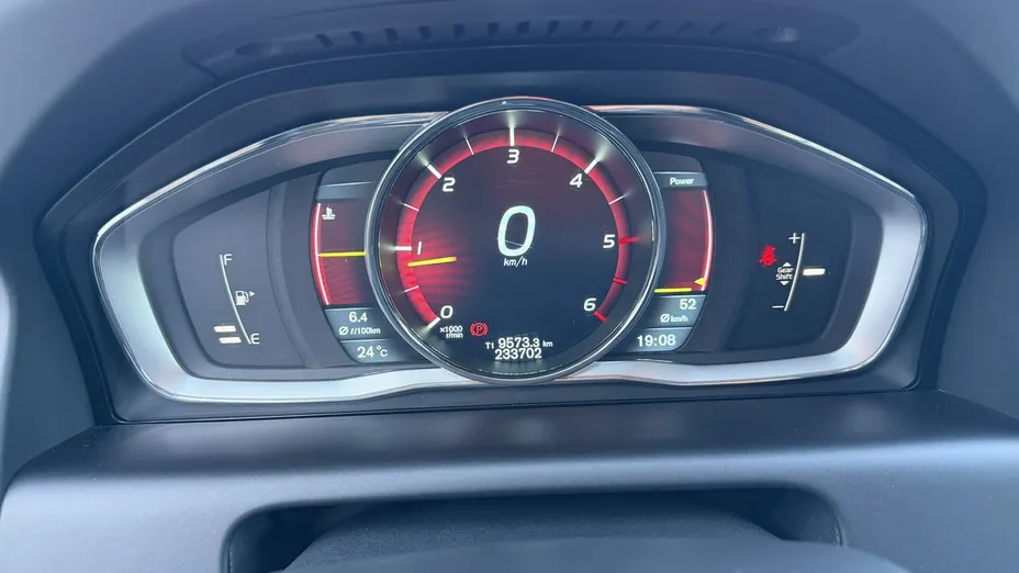 VOLVO XC60 -